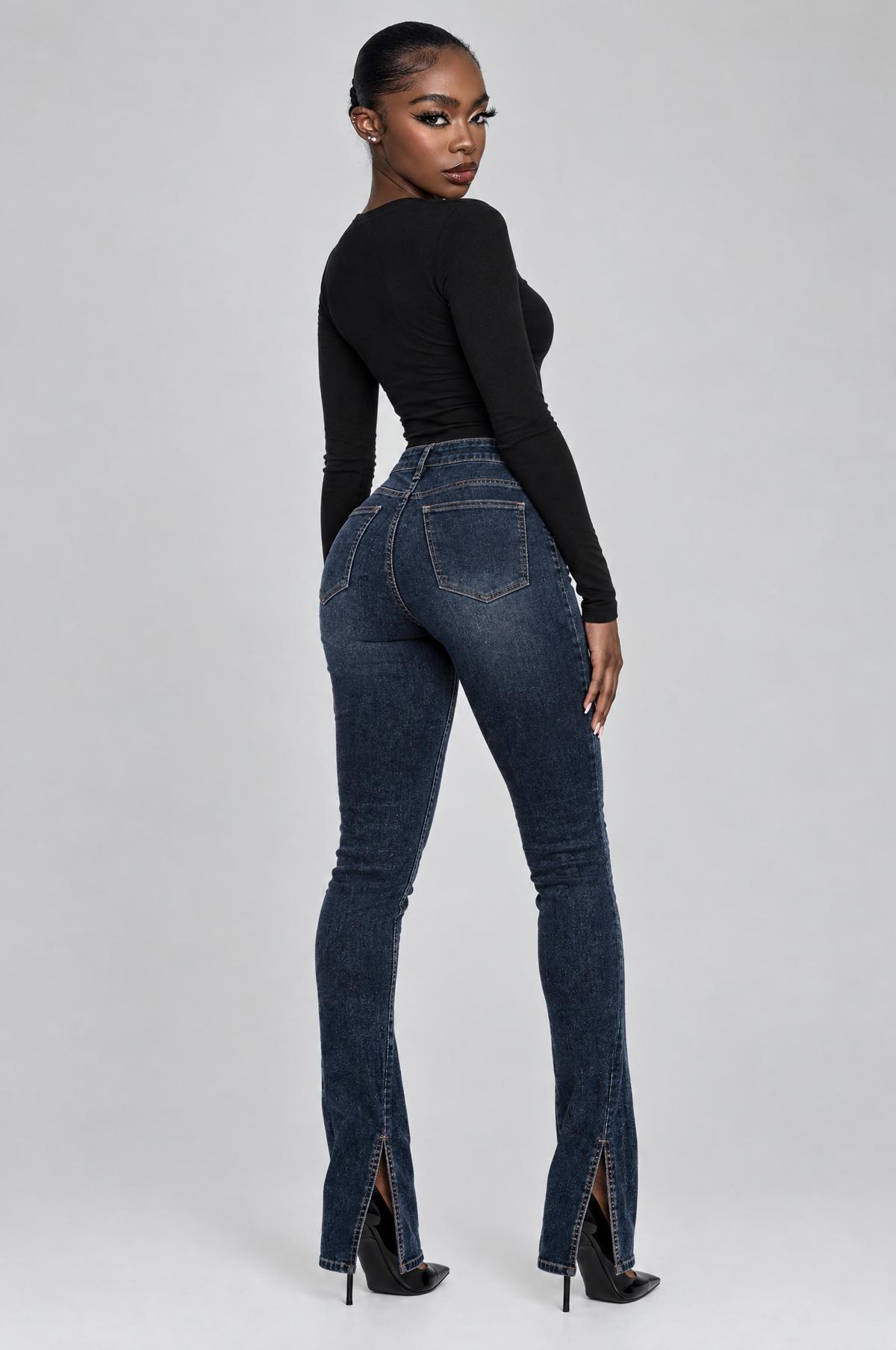 Manhattan Back-Slit Skinny Jeans on model